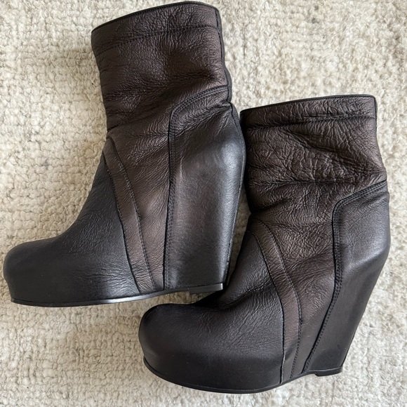 SOLD Rick Owens Black Shearling Boots - Picture 7 of 9